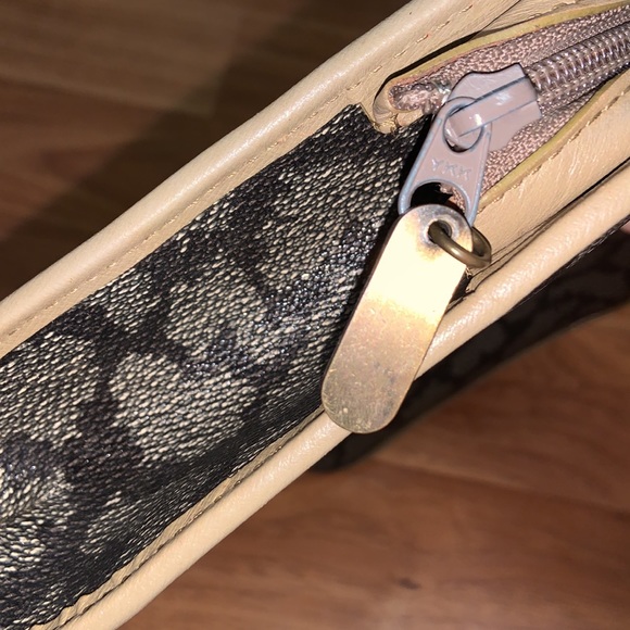 Vintage Authentic YSL Giraffe Print Clutch - Picture 11 of 16